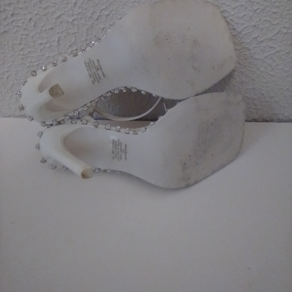 Steve Madden White Rhinestone Faux Leather Ankle Toe Strap 4 1/2" Heels sz 7.5 M - Picture 14 of 14